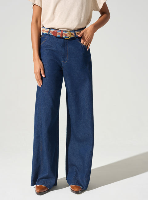 High-waisted '70s-style jeans